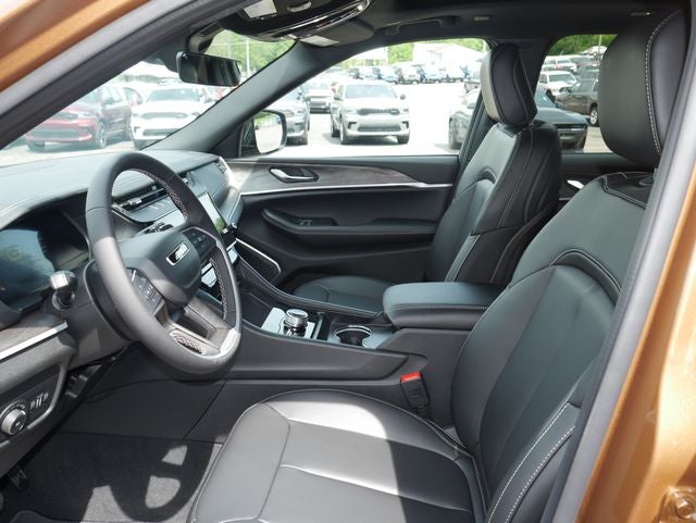 2026 Jeep Grand Cherokee — side profile view