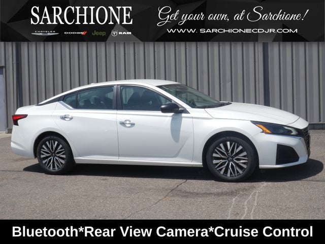 2024 Nissan Altima 2.5 SV in Pearl White Tricoat — front three-quarter view