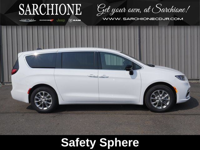 2026 Chrysler Pacifica Select in Bright White Clearcoat — front three-quarter view