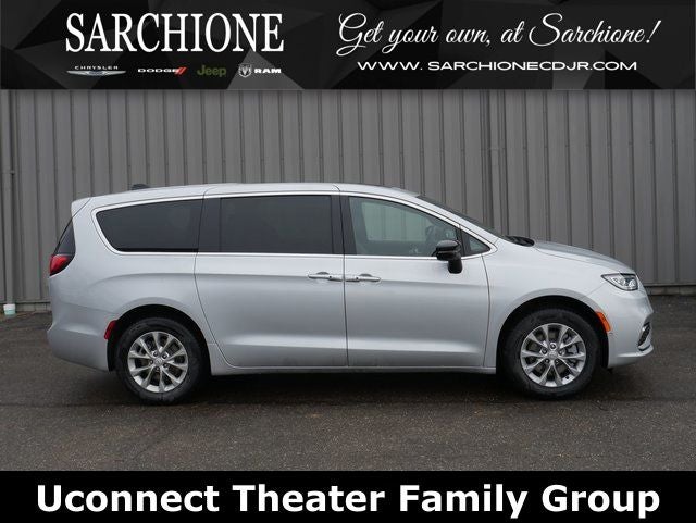 2026 Chrysler Pacifica Limited in Silver Mist Clearcoat — front three-quarter view
